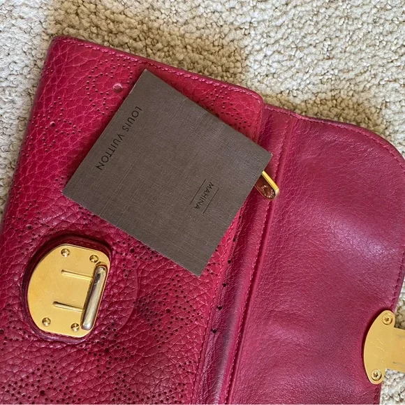 Louis Vuitton Amelia Mahina monogram leather wallet on chain crossbody - Picture 15 of 15